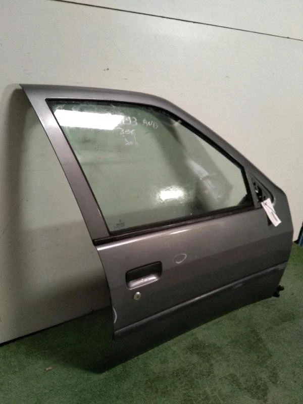 Porte avant droit PEUGEOT 306 phase 1 00009004L7 - Photo 4/4