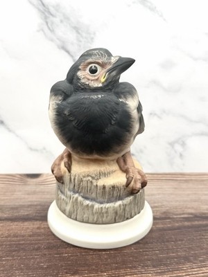 Vintage Boehm Fledgling Magpie 476 Bird Figurine Made In USA