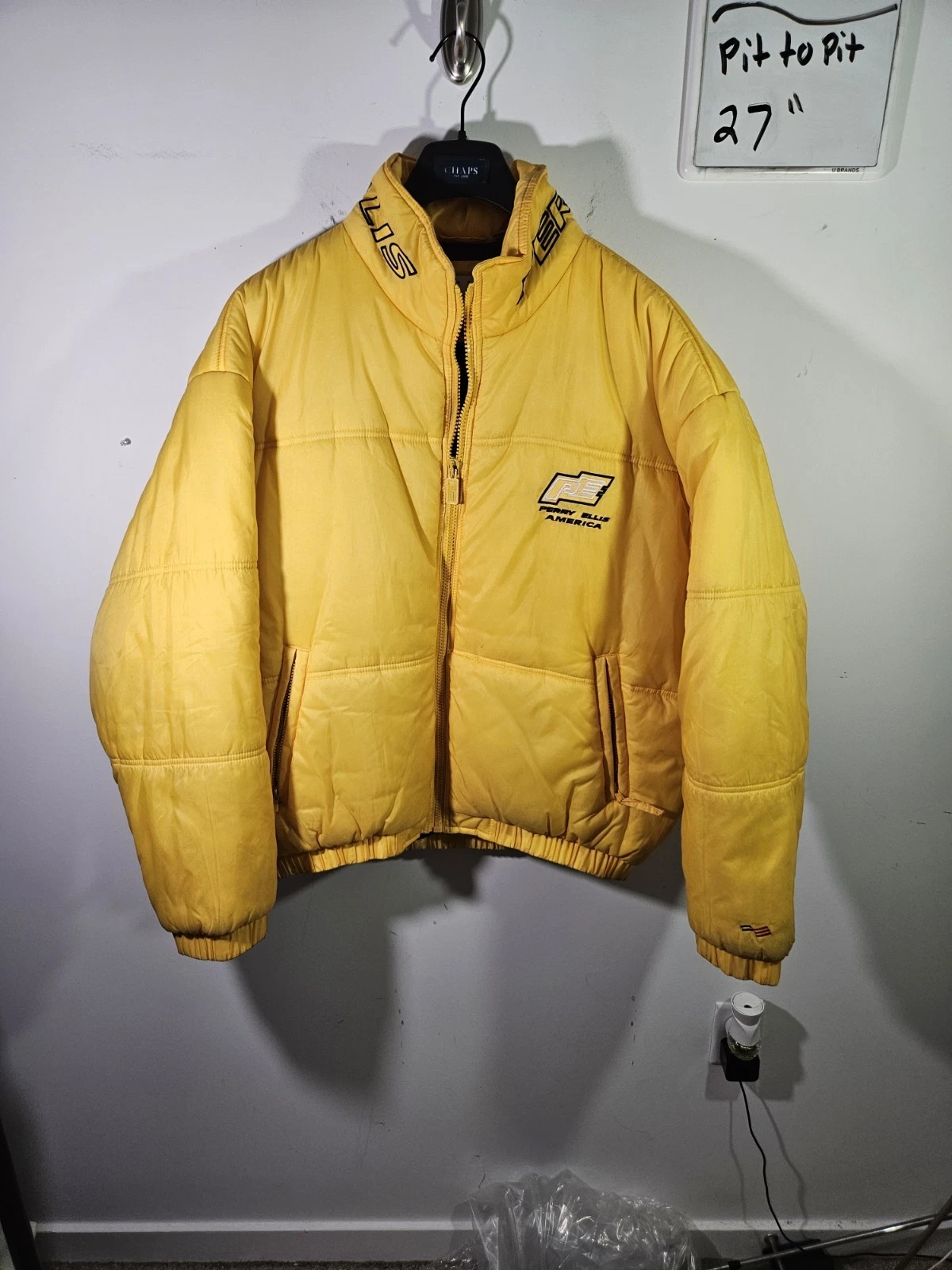 Vintage 90's Men's Perry Ellis America Gold Full Zip Puffer Jacket!
