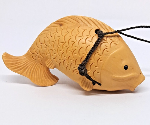 Hand Carved Boxwood Fish Ornament Netsuke 2.75 Inch Decorative Pouch Toggle