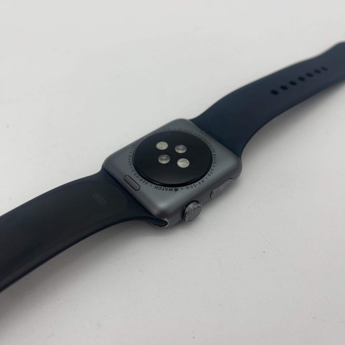 Bracelet sport GPS uniquement Apple Watch Series 3 42 mm aluminium noir MTF32CL/A - Photo 7 sur 7