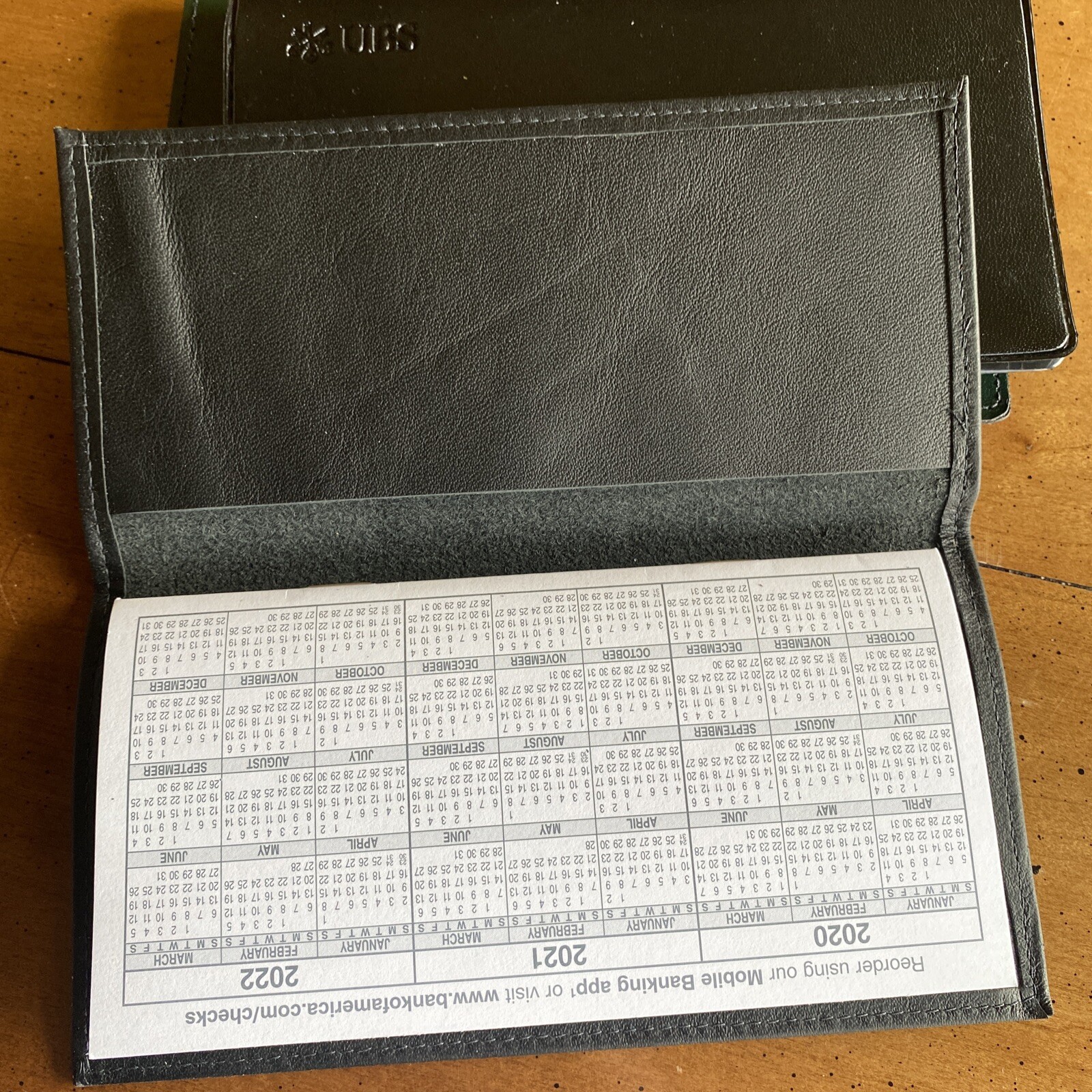 как выглядит 4 Assorted Checkbook Covers with Transaction Registers фото