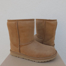 UGG CLASSIC SHORT II SHEEPSKIN BOOTS, YOUTH US 5, FITS WOMEN US 7/ EUR 38 NIB