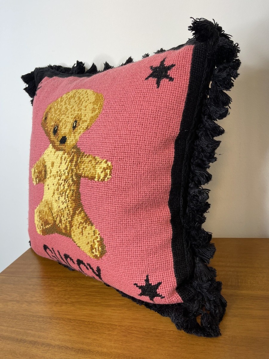 gucci グッチ　ベア ウール クッション Gucci bear wool cushion in grey and black | GUCCI® US