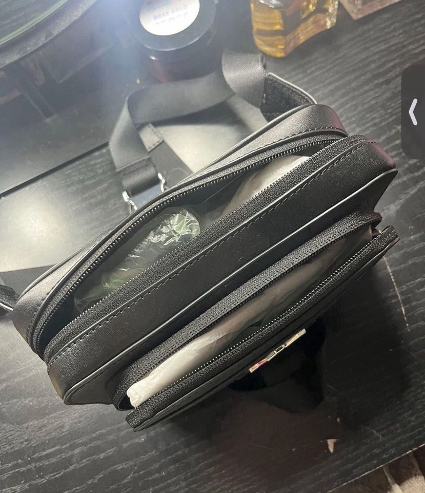 Bolso Cinturón Michael Kors Cooper Pequeño Doble Cremallera en Cuero Liso Negro Foto 2 de 3