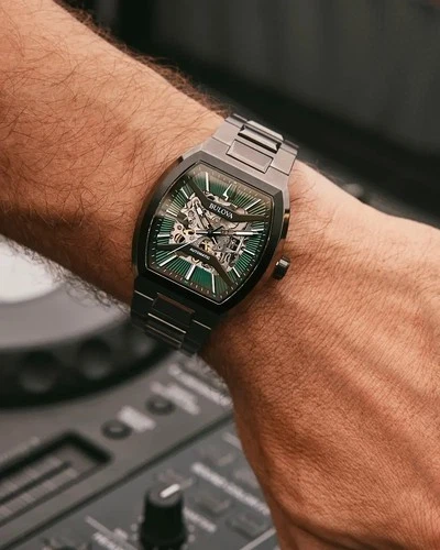 BULOVA MAQUINA MEN'S AUTOMATIC GREEN SKELETON DIAL EXHIBITION BACK WATCH 98A321 image 5