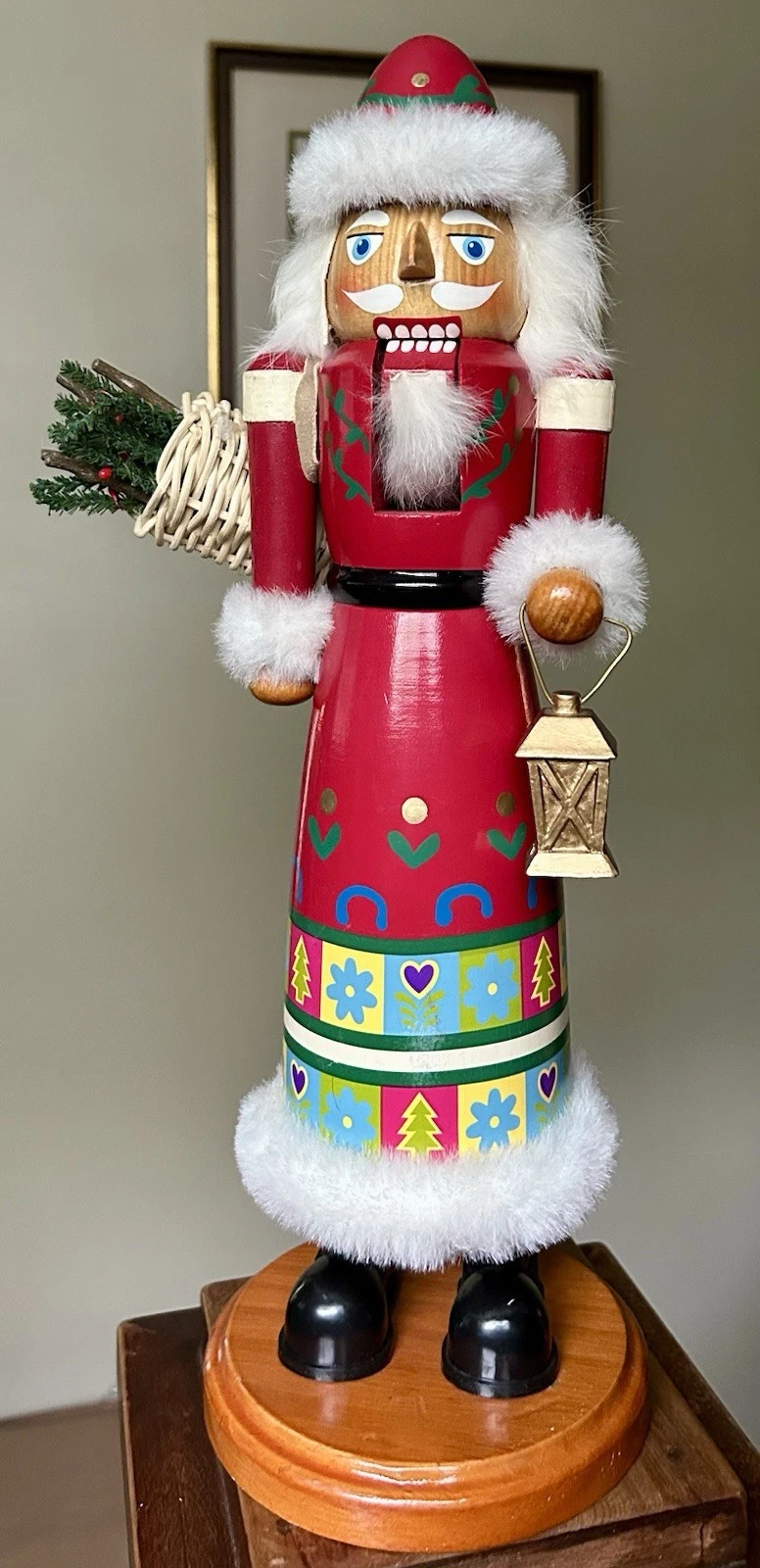 2005 Hand - Painted Santa Nutcracker 15” tall Mint Condition
Opens in a new window or tab