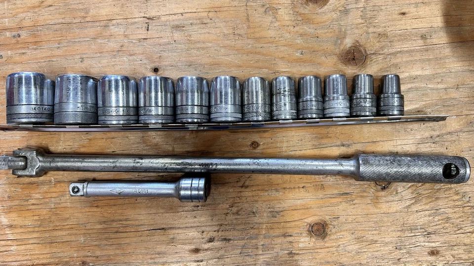 Vintage S-K Knurled/Tapered 12 piece set. USA 17”breaker bar and 5”extension - Image 3 of 4