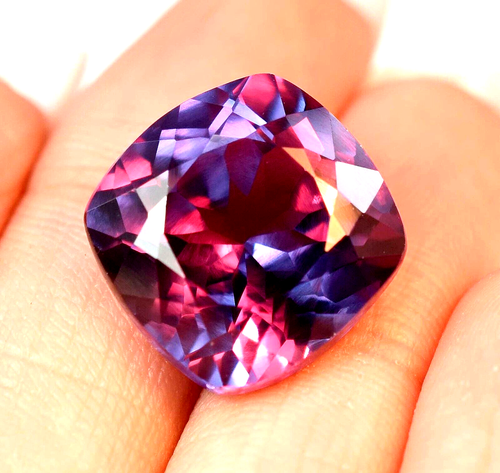Alexandrite Naturelle Certifiée à Changement De Couleur - Taille Carrée AAA, 2 Pierres