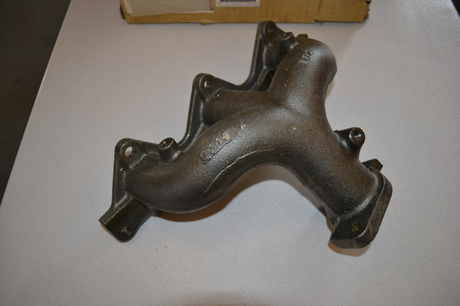 MD323182 NEW GENUINE MITSUBISHI MD323182 EXHAUST MANIFOLD ASSEMBLY  