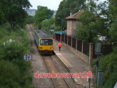 FOTO SÜDLICHER ZUG KURZ VOR VERLÄSST HEIDE NIEDRIGBAHNHOF CARDIFF DIE FAHRT