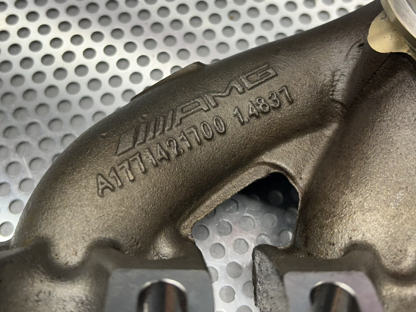 Mercedes Benz AMG V8 4.0L M177 EXHAUST MANIFOLD Aston Martin Vantage A1771421700