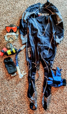 Scuba diving gear equipment