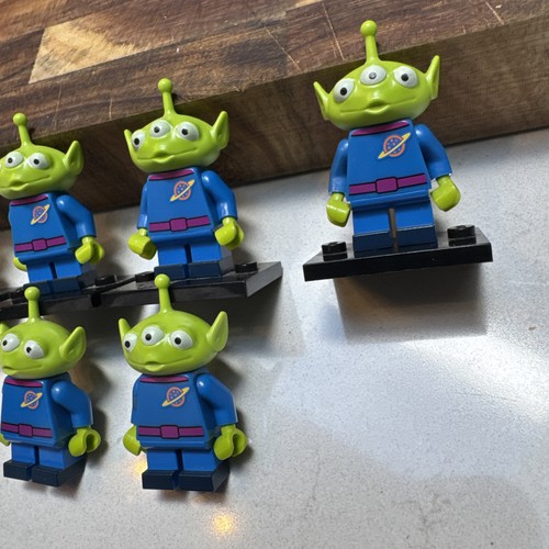 LEGO Toy Story Aliens Minifigure Green Head Blue Lot Of 6 Genuine - Picture 3 of 4