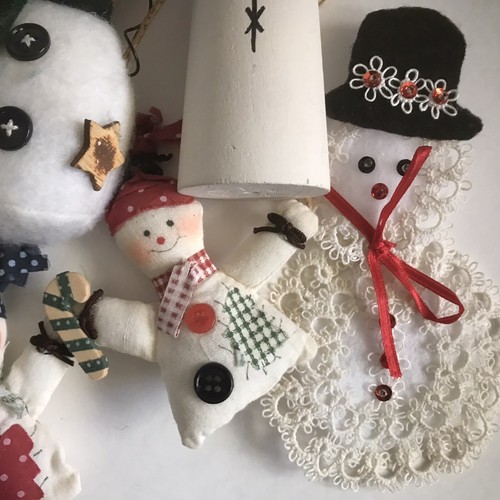 Lot of 16 Handmade Snowman Christmas Ornaments Figures Found Objects Acorn - Picture 3 of 11