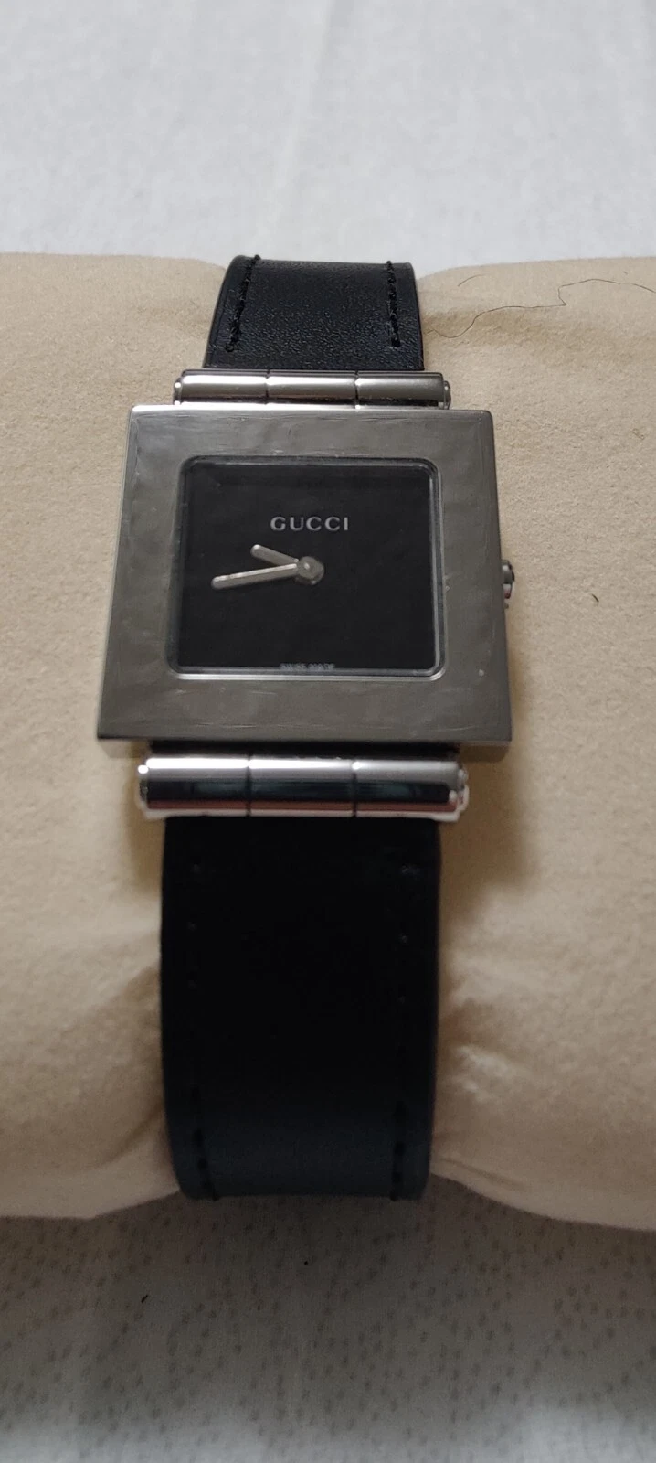 Orologio GUCCI 600J 25mm Quadrato Quarzo Quadrante Nero Donna Usatoonante Funzionant