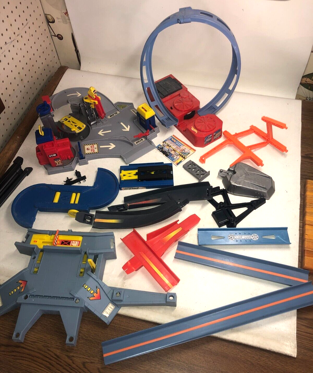 Vintage Mattel Matchbox Fire Dept Gas Station Loop Track 1990s