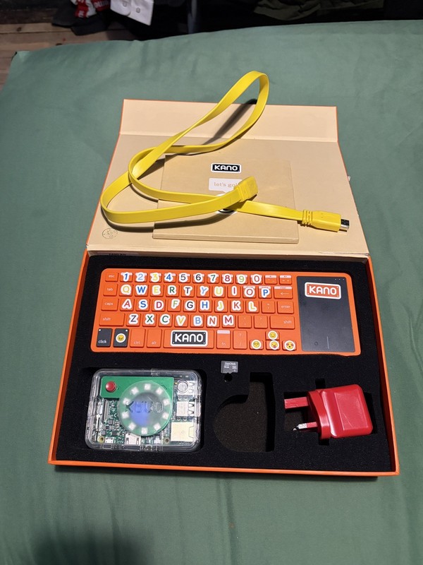 Kano Make Your Own Computer Kit Raspberry Pi3 Wireless Keyboard