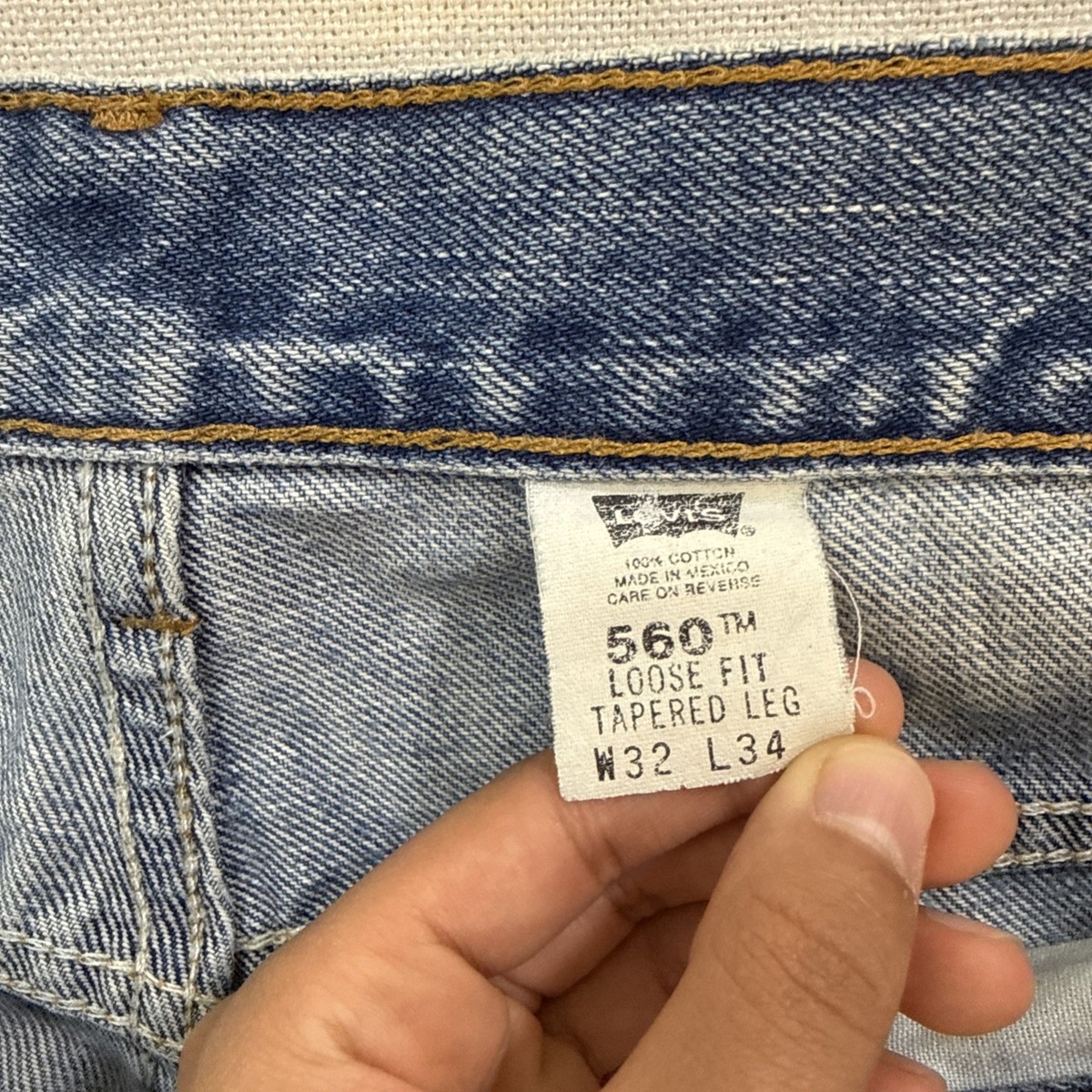 Vtg Levis 560 Jeans 32x34 Loose Fit Tapered Leg Distressed Fade