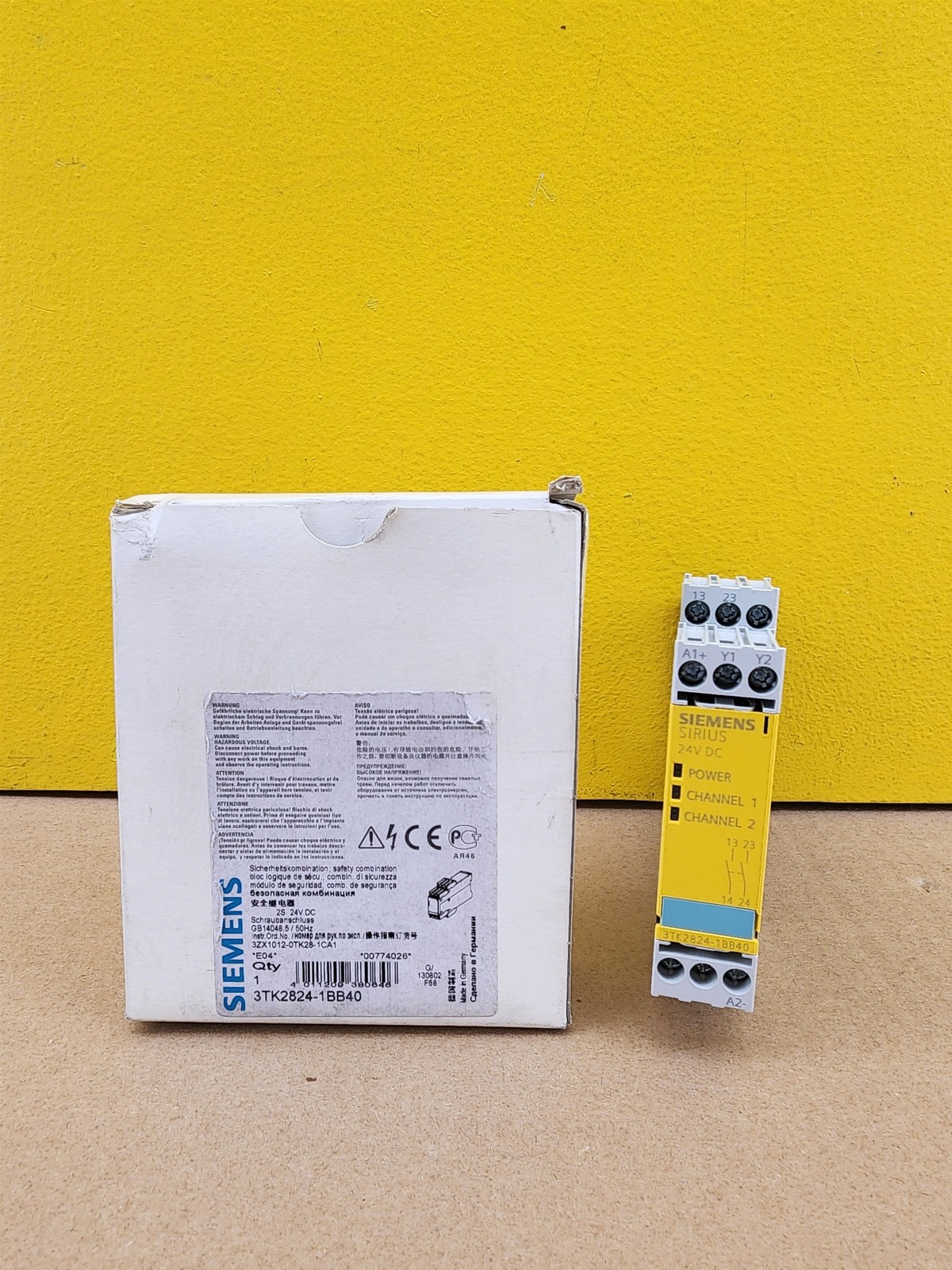 NEW Siemens SIRIUS 3TK2824-1BB40 Safety Relay, 24V DC