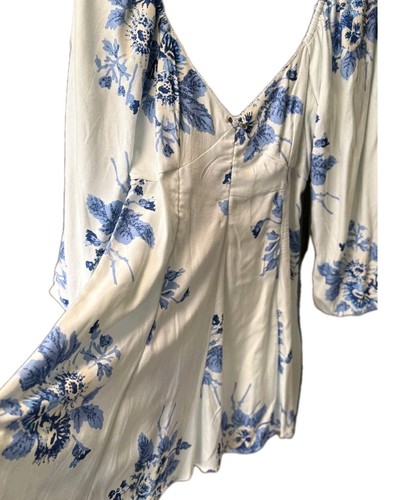 FREE PEOPLE FRANCESCA BLUE FLORAL PRINT MINI DRESS WHITE SIZE SMALL NEW WOT $128 - Picture 2 of 23