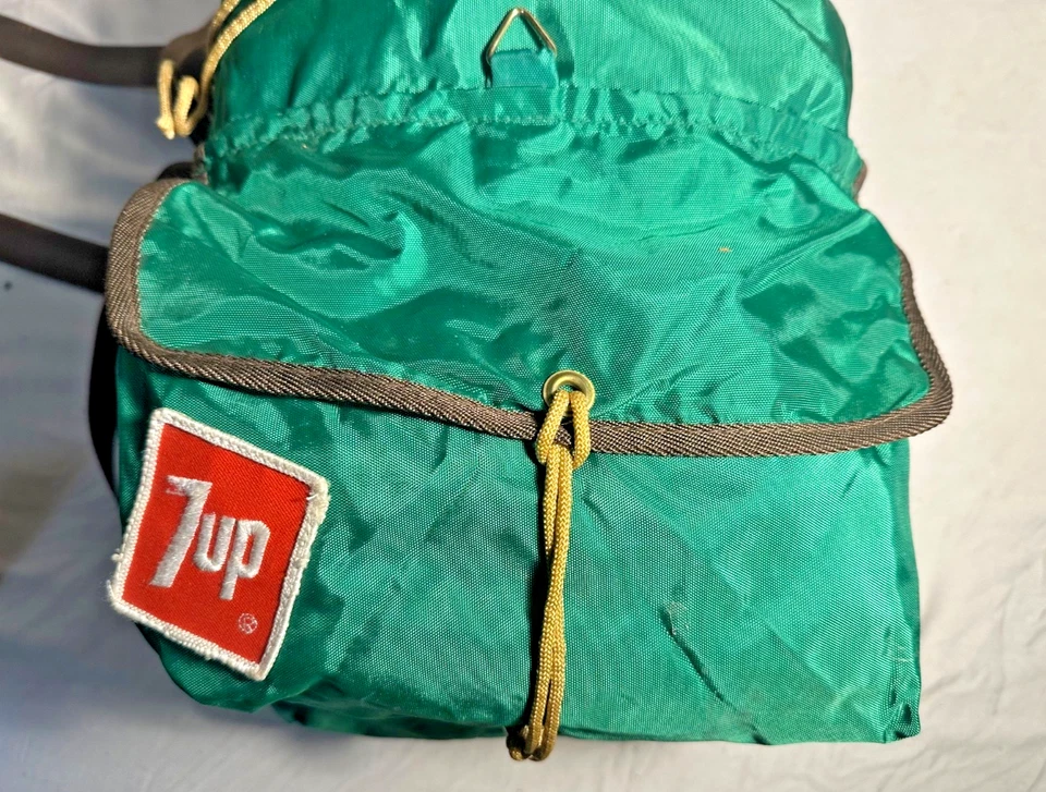 RARE VTG 7UP Promotional Backpack or Knapsack ~ 7up Green w/ Red Logo Patch - Image 4 of 4