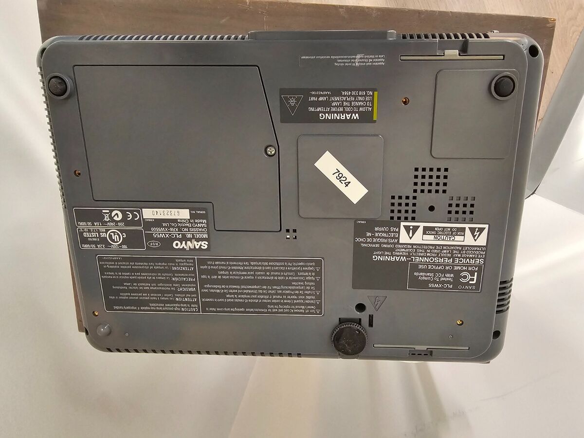 SANYO Pro xtraX Multiverse Projector PLC-XW55 LCD Projector SANYO Pro xtraX Multiverse Projector PLC-XW55 LCD Projector