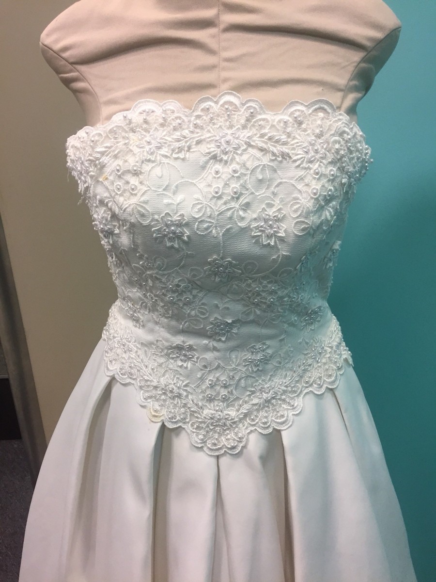 Lady Roi (Wedding Dress) Size 8