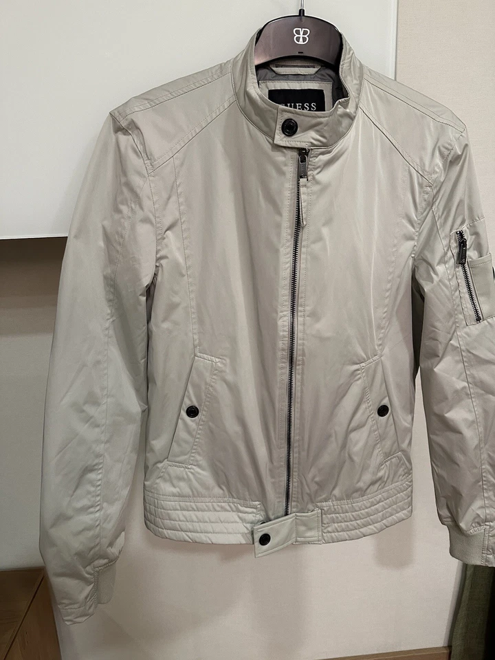 Neue Jacke von Guess, Slim Fit, Jungen Jacke, Freizeitjacke  Herrenjacke, Gr. 46 - Bild 3 von 4