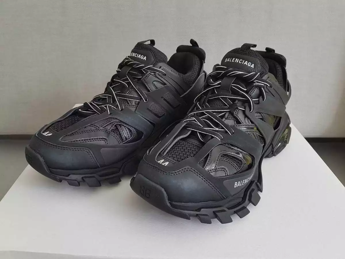 balenciaga track trainer black 42