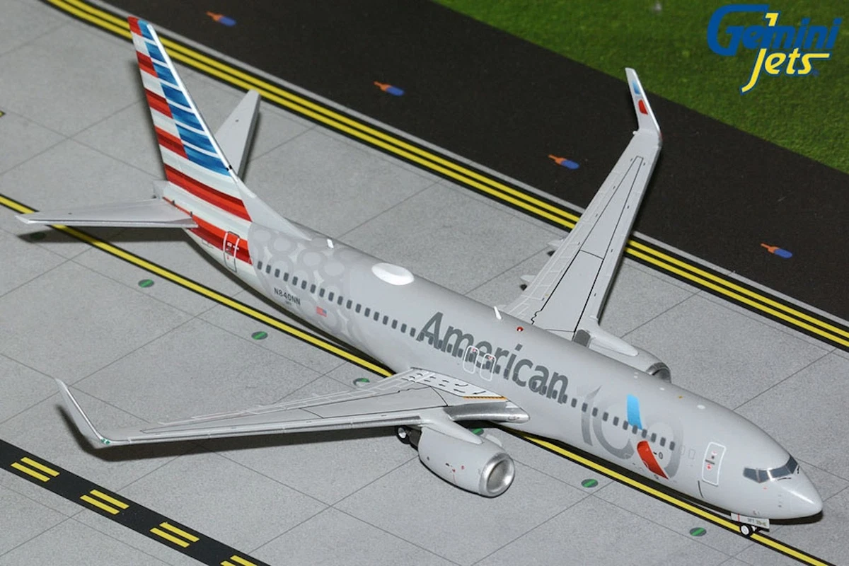 GeminiJets Boeing 737 1:200 Scale Diecast Aircraft & Spacecraft