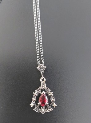 Sterling Silver Gemondo Mozambique Garnet pendant with marcasite