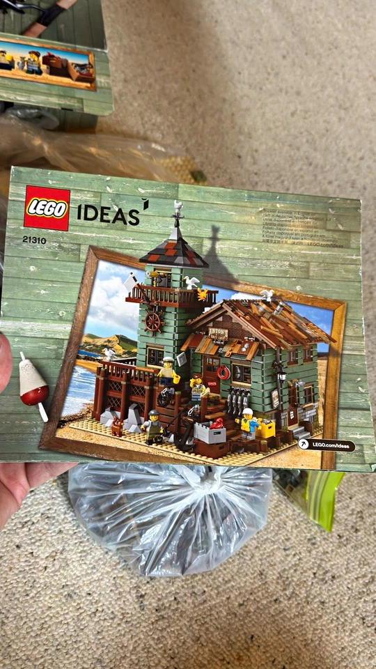 LEGO Ideas 21310 Old Fishing Store, Foto 1 von 5
