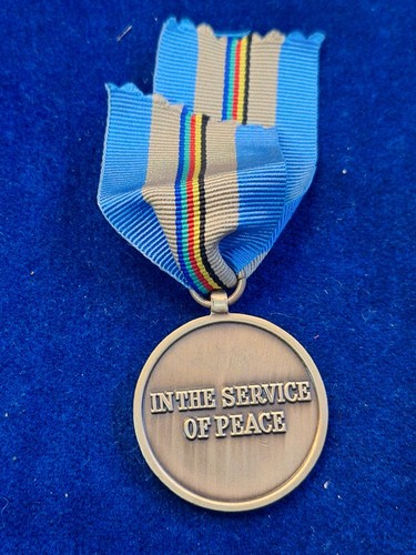 U.N UNITED NATIONS MEDAL FOR NAMIBIA FULL SIZE WITH RIBBON ORIGINAL - Picture 2 of 2