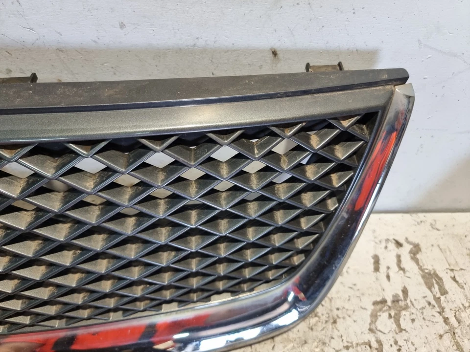 Suzuki Grand Vitara Front Grill & Badge Centre Chrome Grille 2006 JT 71743-65J0 - Image 3 of 4