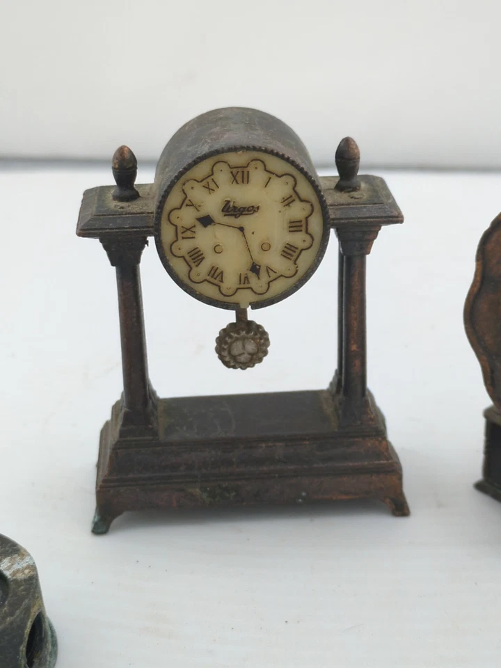 Lote de 4 estatuillas sacapuntas miniatura de metal para casa de muñecas Durham Industries Foto 4 de 4