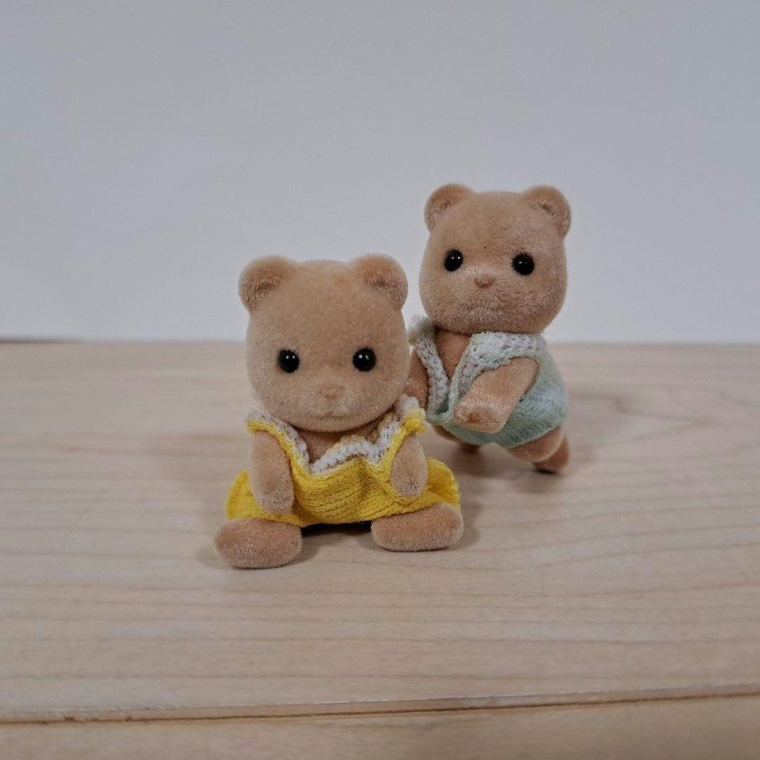 Sylvanian Families Bear Baby Initial Teardrop Crawling