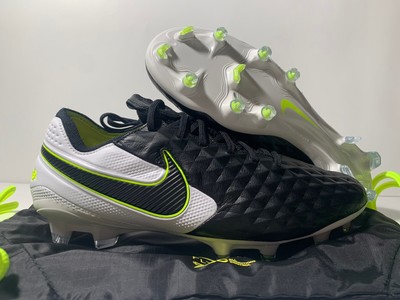 tiempo legend black and white