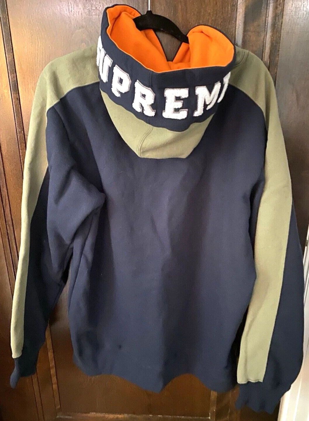 Sweat à capuche à panneaux Supreme bleu marine logo évasé adulte XL Fw18 B164 NEUF