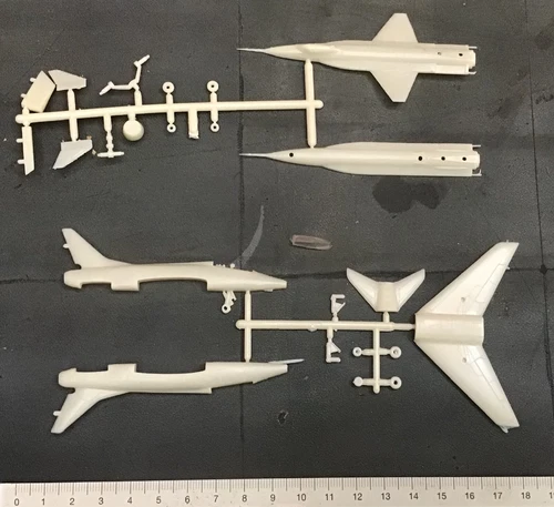 TINY TIMS LINDBERG  F-100 & X-15 1/175 scale VINTAGE MODEL white box no decals
