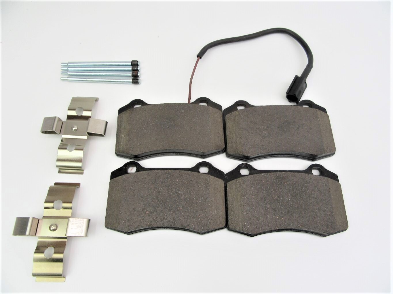 Maserati Ghibli Quattroporte brake pads rotors filters service kit #859 14-16