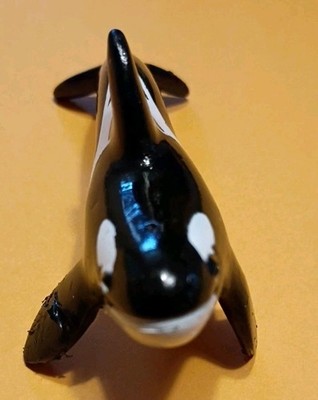 Vintage 1990's Luna Free Willy Killer Whale Black & White PVC Action Figure Rare