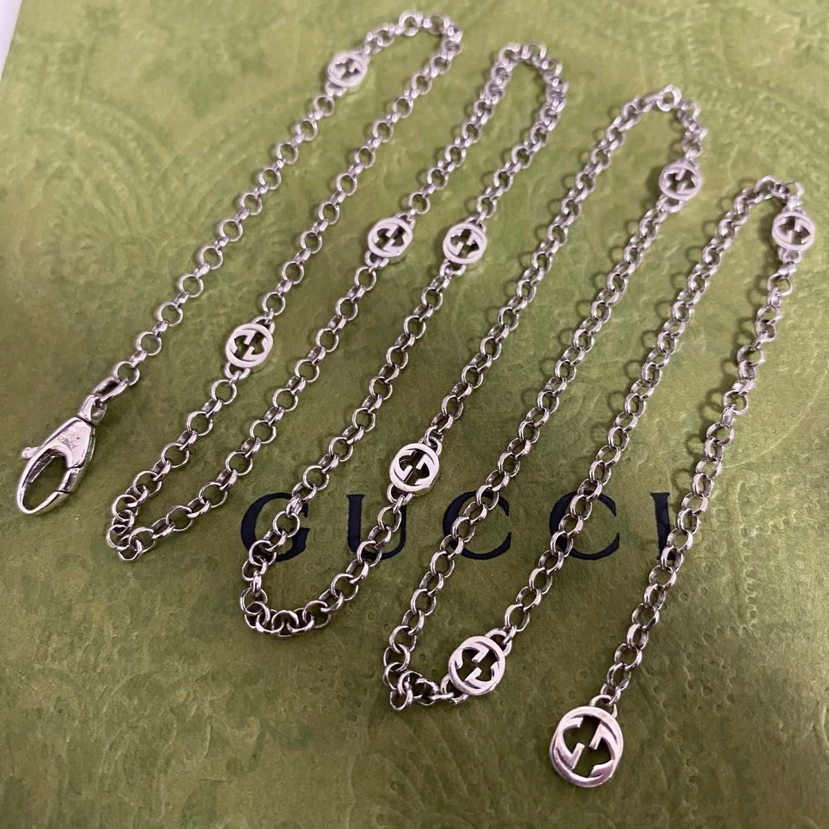GUCCI Interlocking Necklace with Accessories 925