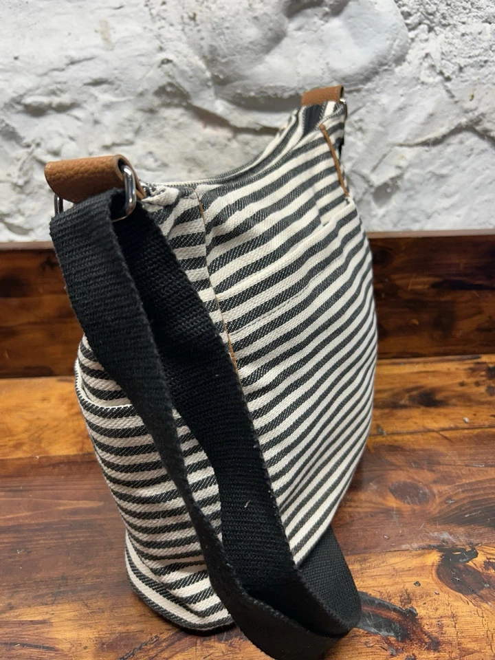 Bolso de mano/correa para el hombro Thirty One de lona a rayas negras/cremas Foto 3 de 4