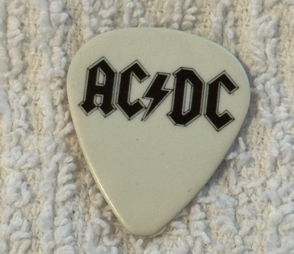 AC/DC MALCOLM YOUNG GUITAR PICK 2009 BLACK ICE TOUR RARE STAGE PLECTRUM ...