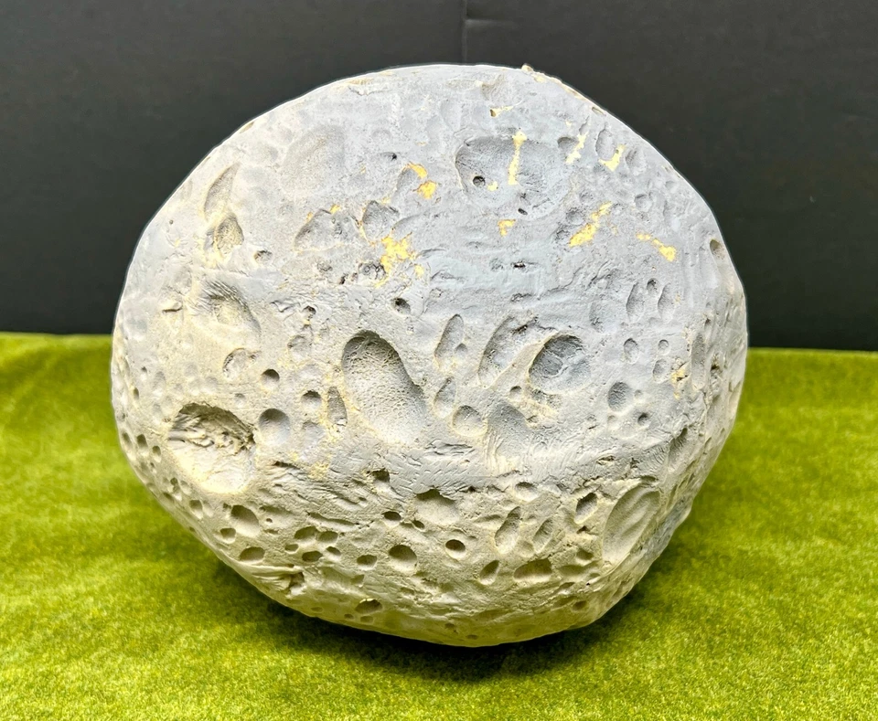 Battlefleet Gothic Epic литой местности лот A - 1 x Луна и 5 x астероиды смолы WH40K - Изображение 3 из 4