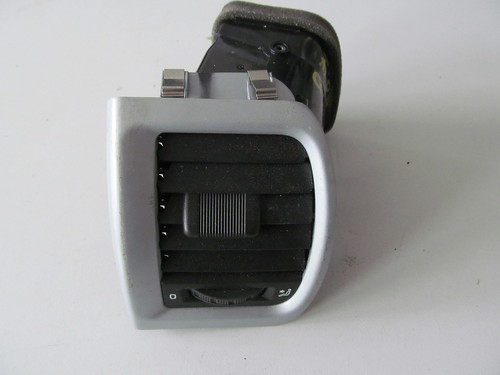 Frischluftausströmer links Skoda Fabia II Ambition 1.4TDI DPF 2009 5J0819701