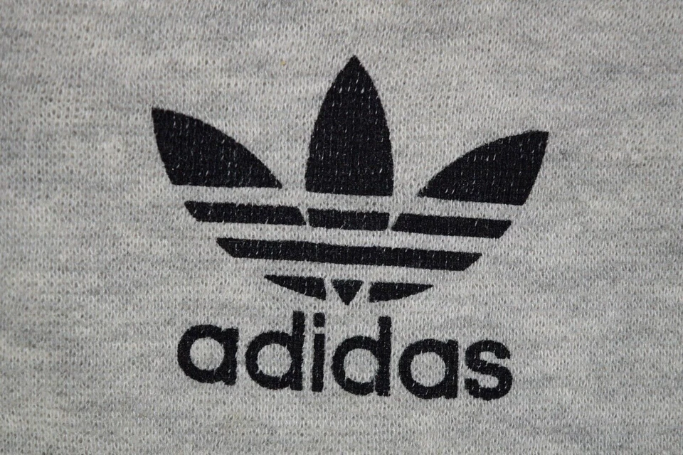 Sudadera Vintage Adidas Talla M Años 70, 80 Gris Borde Oscuro 1/4 Cremallera Cuello Foto 2 de 4