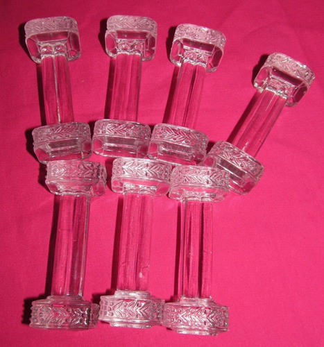 Série de 7 porte couteaux en verre moulé anciens décor laurier - Photo 1 sur 5