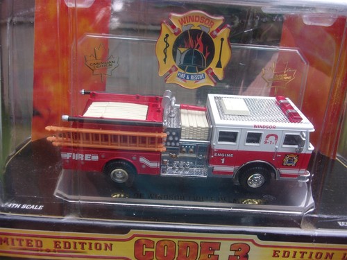 Code 3 City of Windsor/Ville De Windsor Seagrave Engine 1 - #02450 - Picture 3 of 11